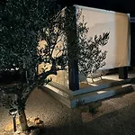 Thebeach 1 Holiday home Tisno