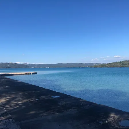 Thebeachvilla 1 Tisno