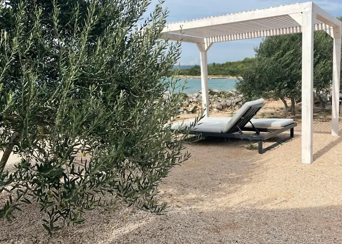 Thebeachvilla 1 Tisno