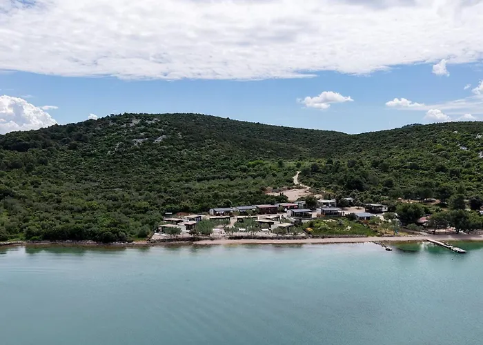 Thebeachvilla 1 Tisno